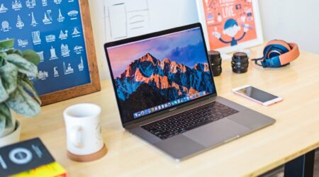 Header Product Designer.